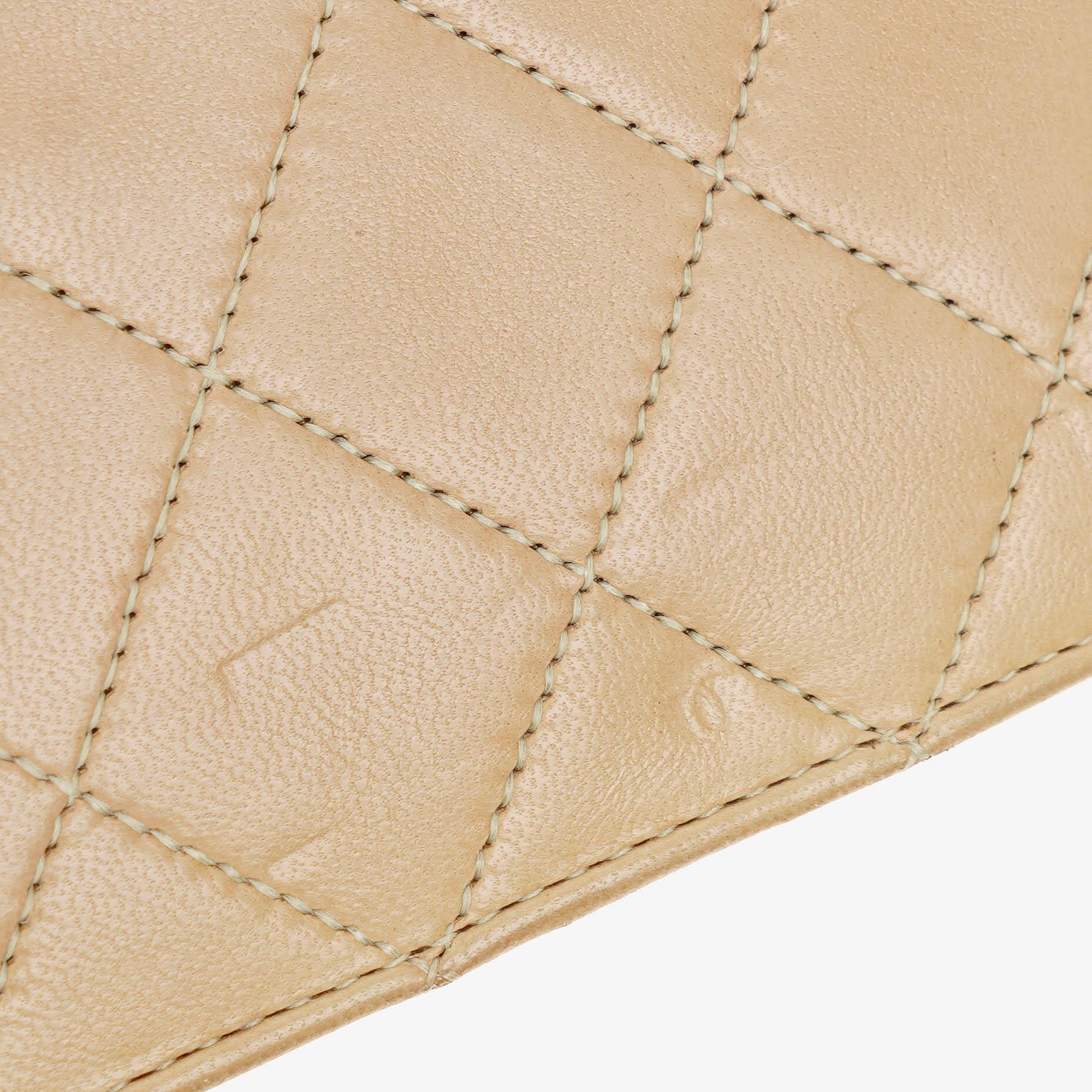 Chanel Classic Full Flap Tasche aus beigem gestepptem Lammleder mit 24K vergoldeter Hardware