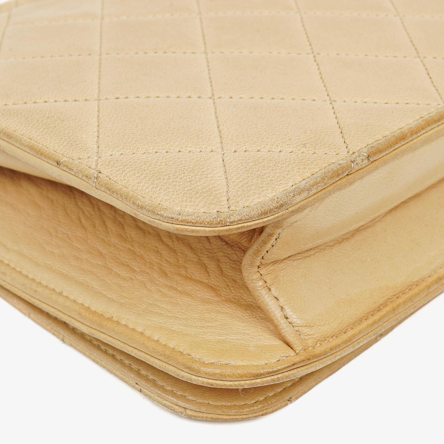 Chanel Classic Full Flap Tasche aus beigem gestepptem Lammleder mit 24K vergoldeter Hardware