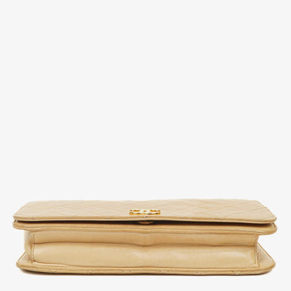 Chanel Classic Full Flap Tasche aus beigem gestepptem Lammleder mit 24K vergoldeter Hardware