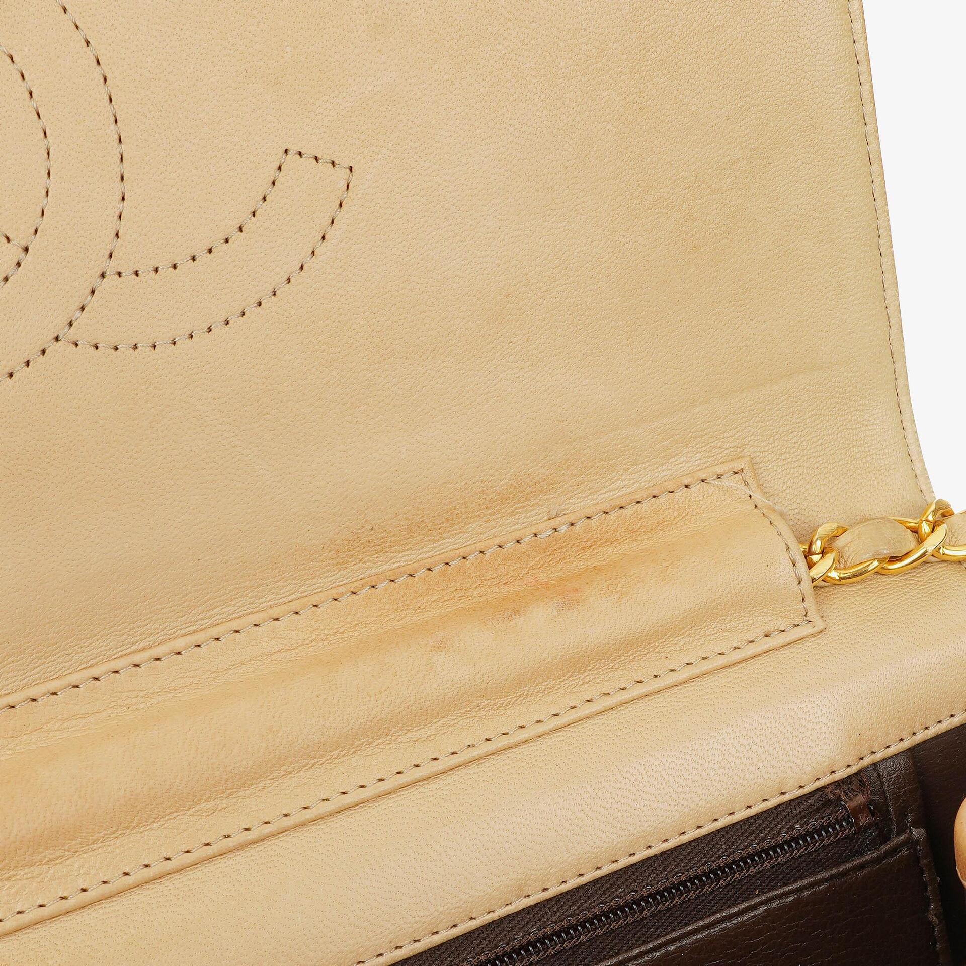 Chanel Classic Full Flap Tasche aus beigem gestepptem Lammleder mit 24K vergoldeter Hardware