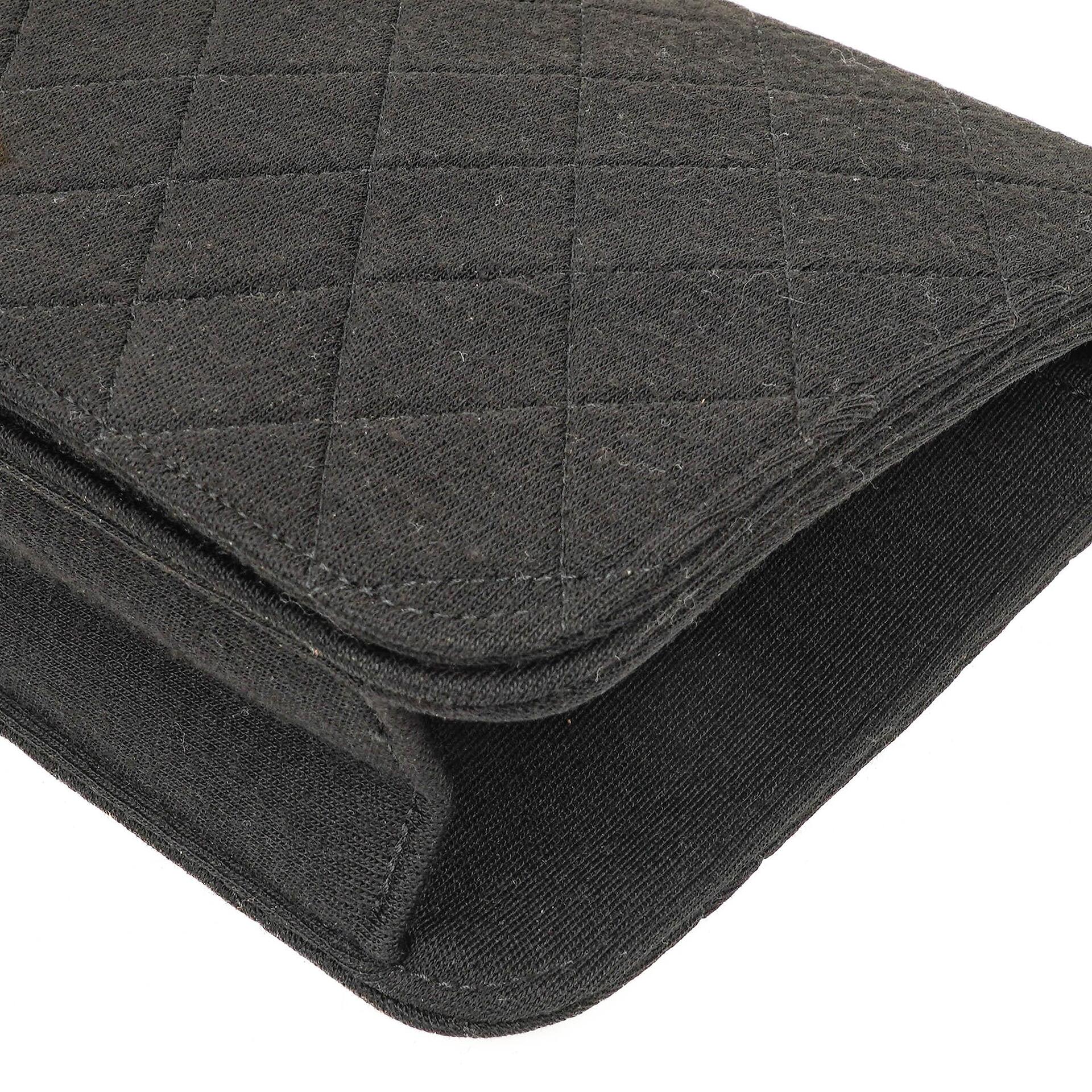 Chanel Classic Full Flap Tasche aus schwarzem gestepptem Jersey und Leder mit 24K vergoldeten Beschlägen, 1986-1988
