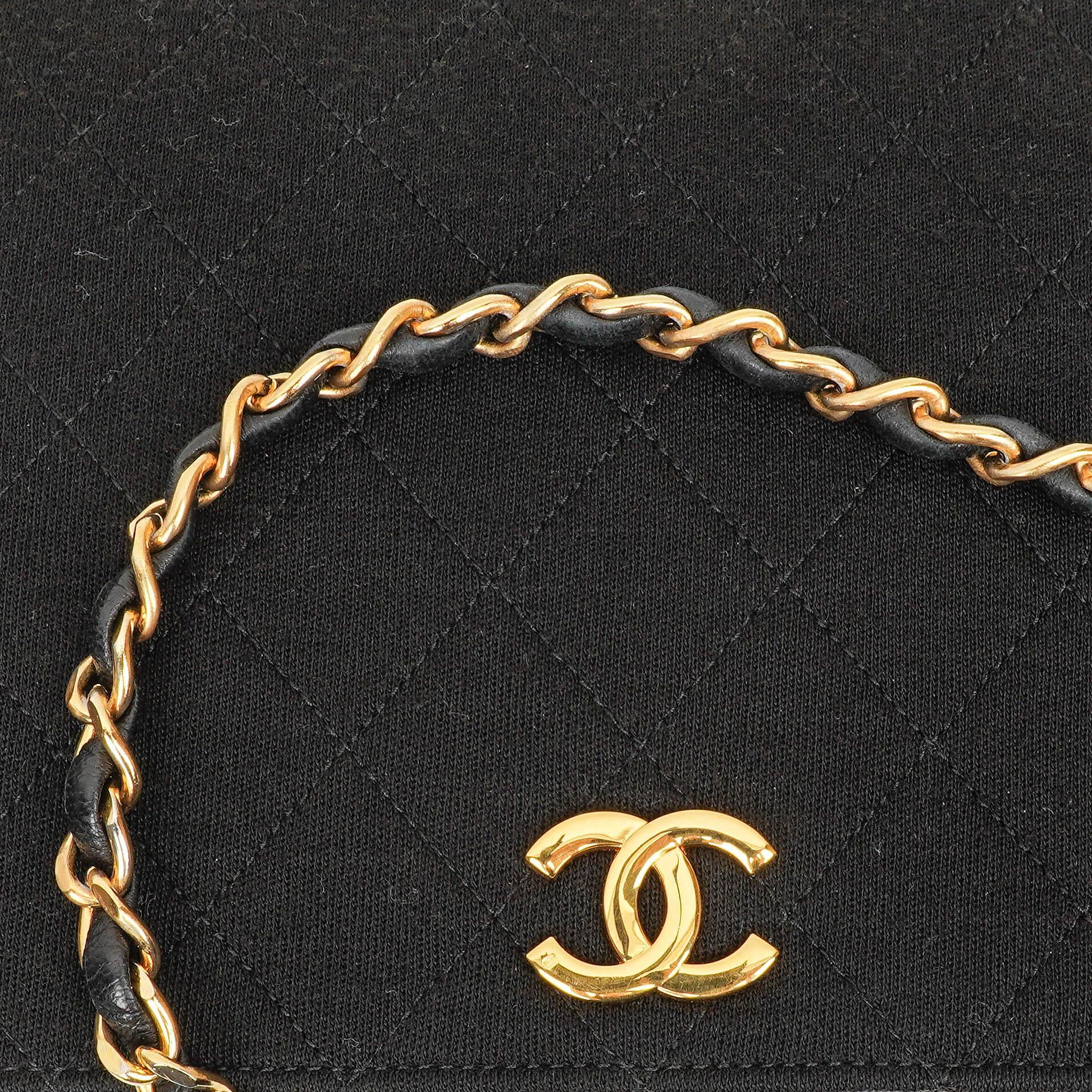 Chanel Classic Full Flap Tasche aus schwarzem gestepptem Jersey und Leder mit 24K vergoldeten Beschlägen, 1986-1988