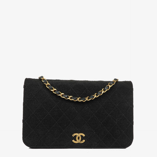Chanel Classic Full Flap Tasche aus schwarzem gestepptem Jersey und Leder mit 24K vergoldeten Beschlägen