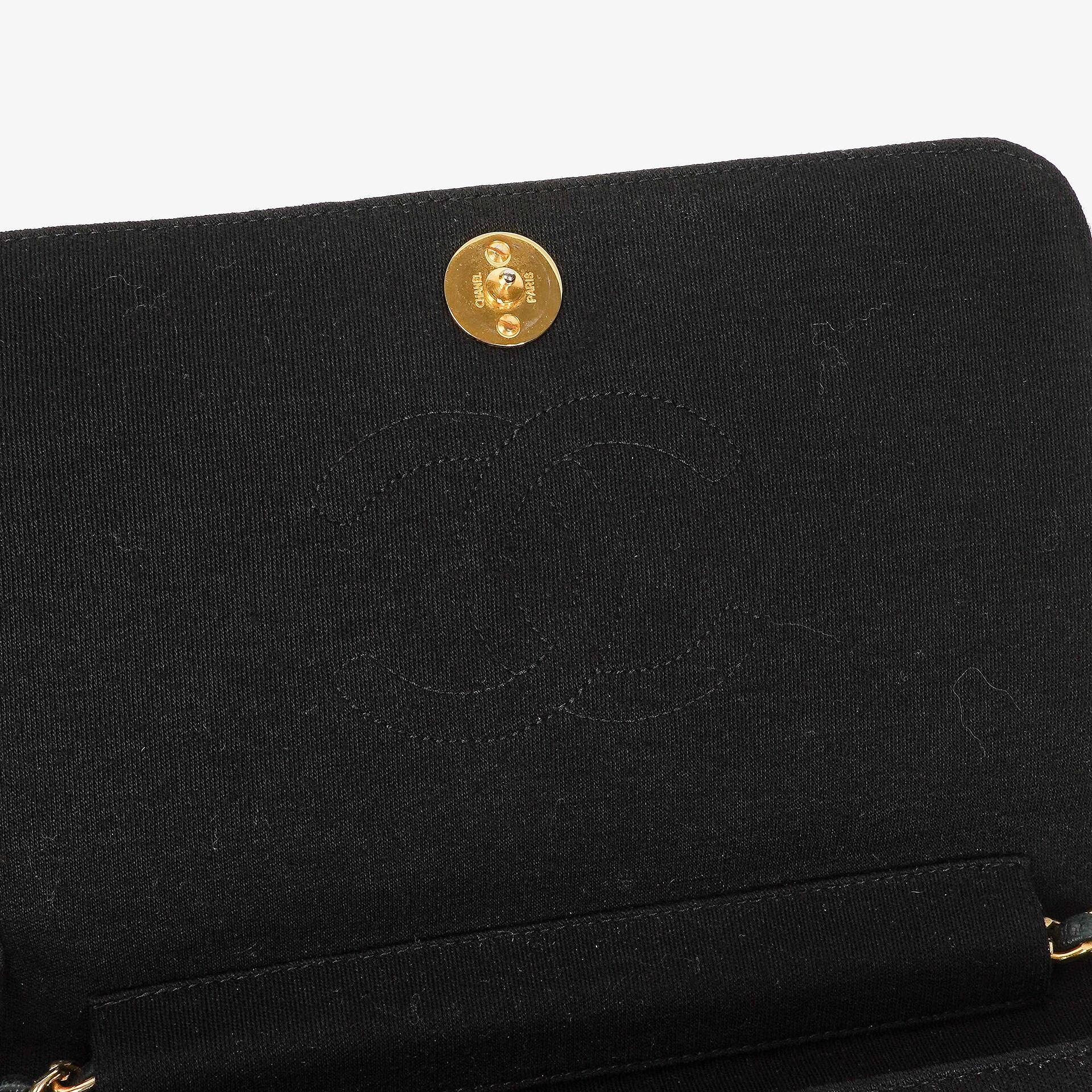 Chanel Classic Full Flap Tasche aus schwarzem gestepptem Jersey und Leder mit 24K vergoldeten Beschlägen