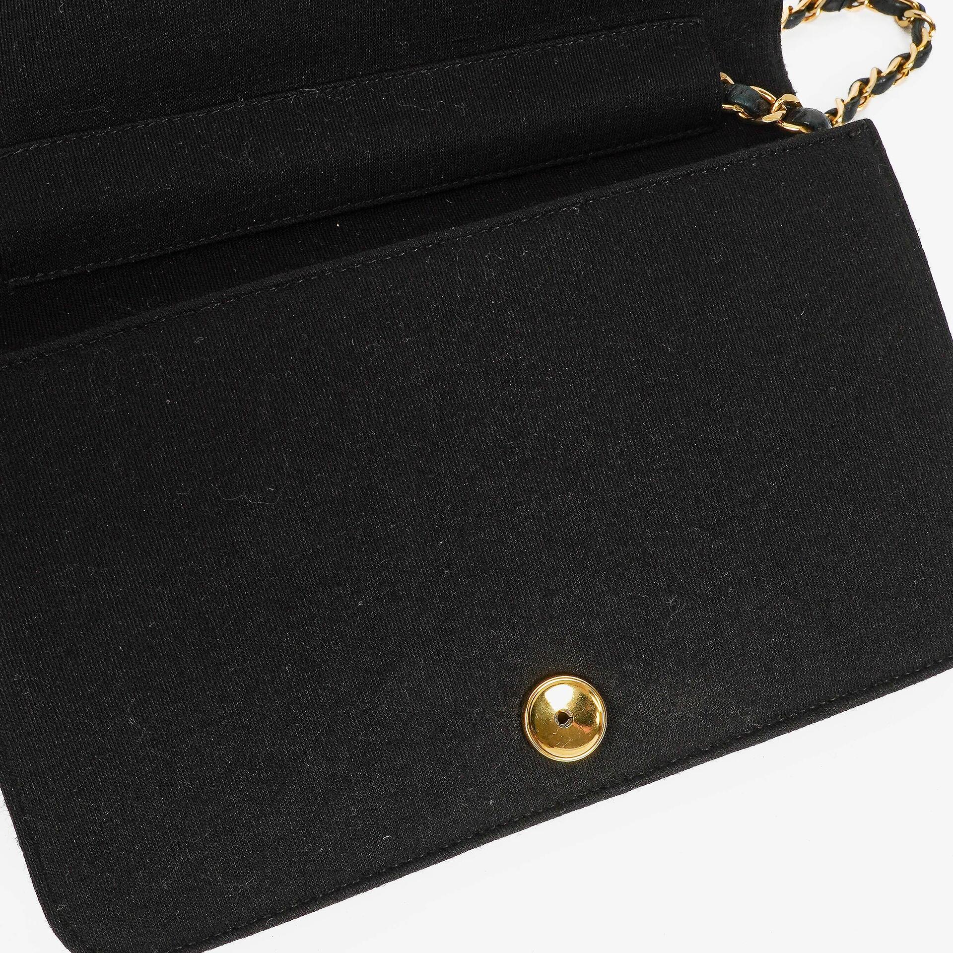 Chanel Classic Full Flap Tasche aus schwarzem gestepptem Jersey und Leder mit 24K vergoldeten Beschlägen