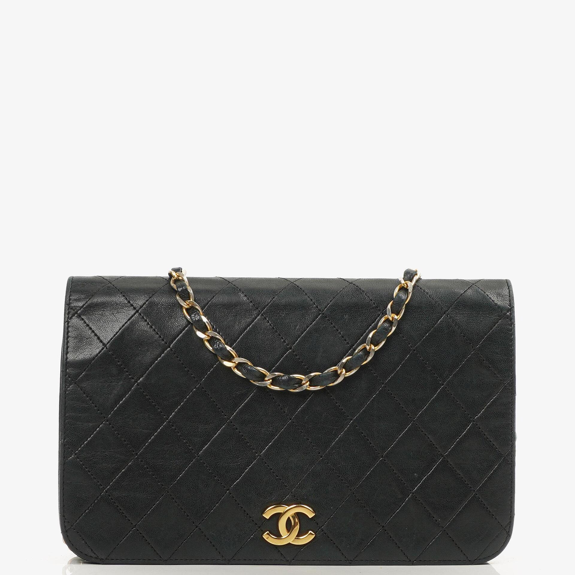 Chanel Classic Vollklapptasche Schwarz Gequiltetes Lammleder 24K Goldbeschichtetes Hardware