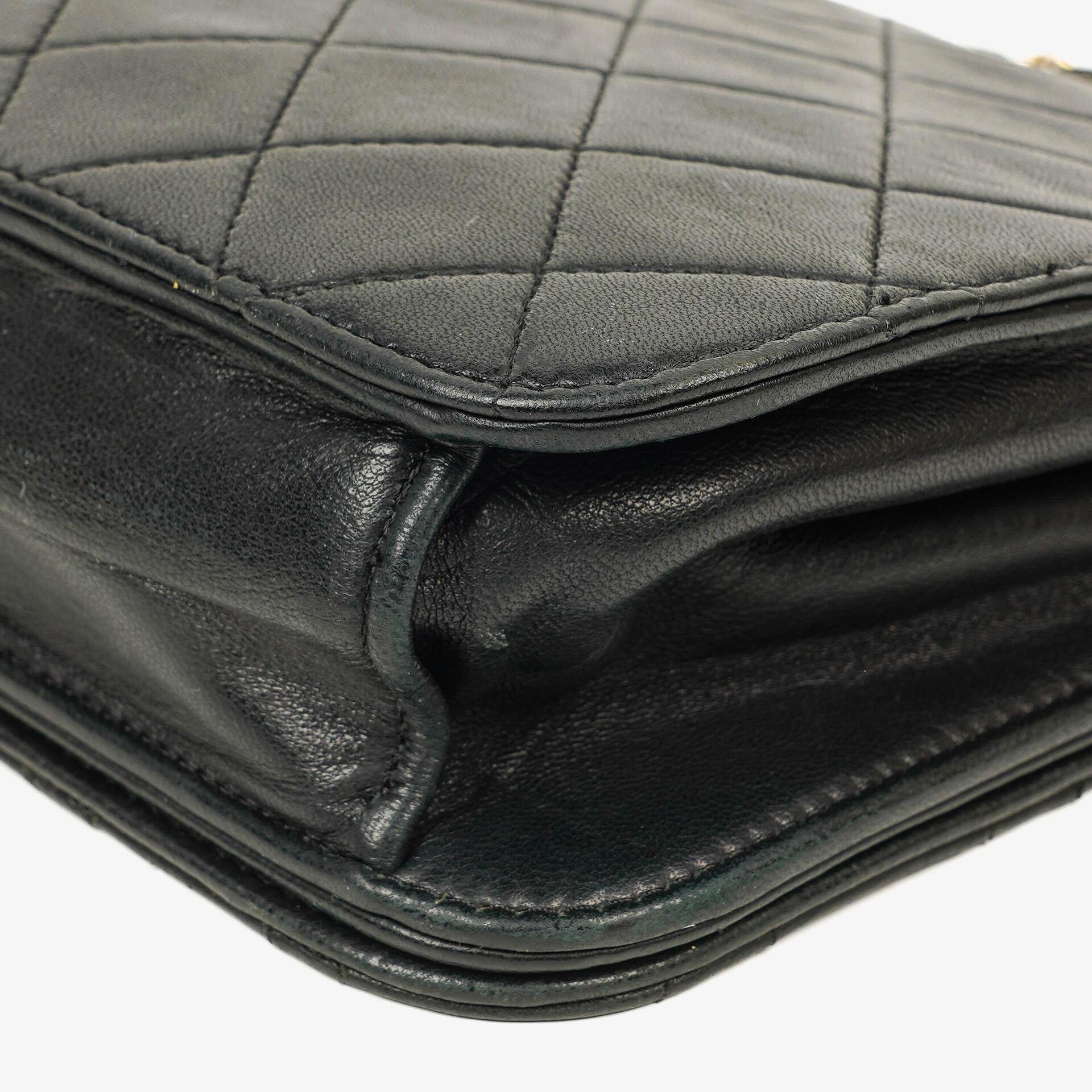 Chanel Classic Full Flap Tasche aus schwarzem gestepptem Lammleder mit 24K vergoldeter Hardware