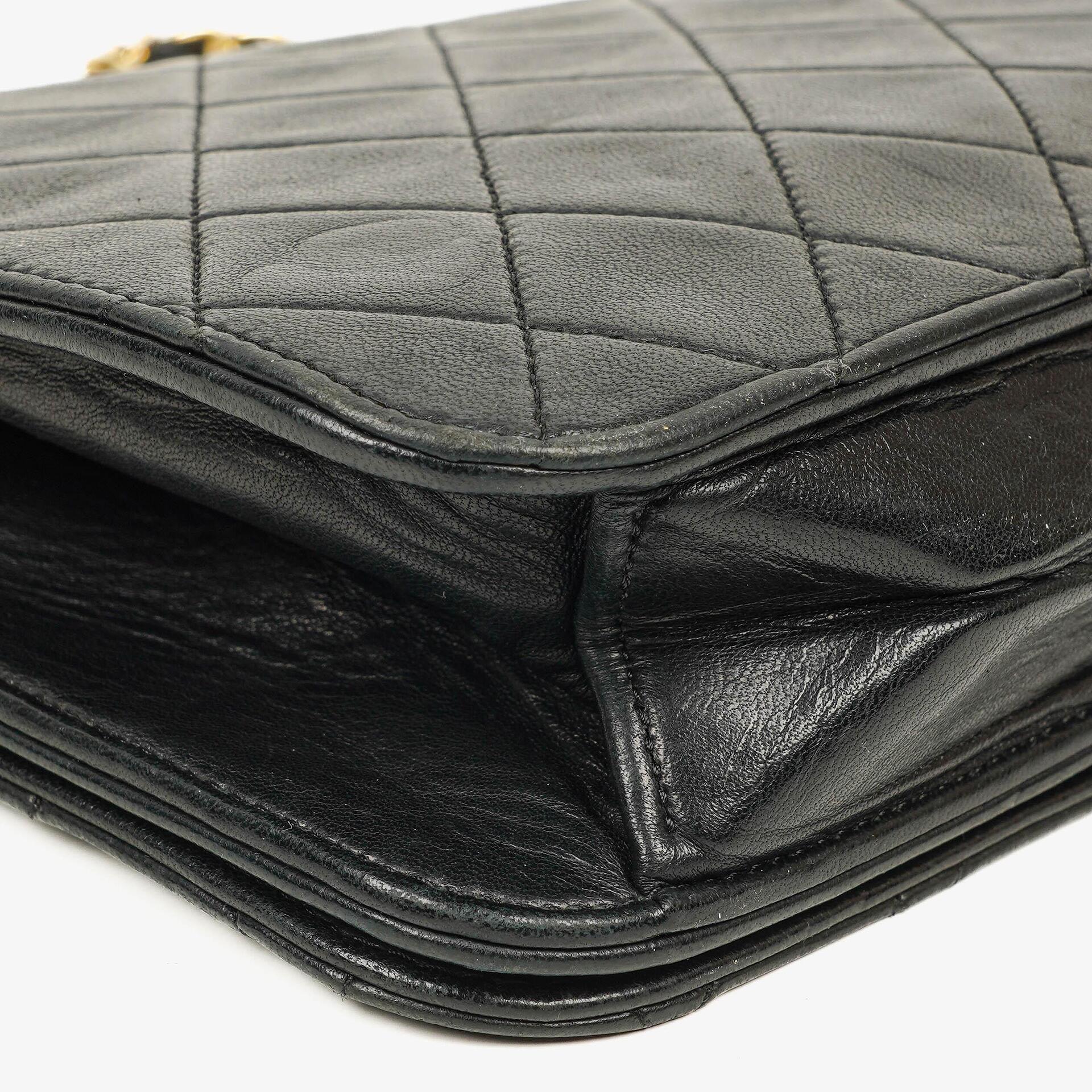 Chanel Classic Full Flap Tasche aus schwarzem gestepptem Lammleder mit 24K vergoldeter Hardware