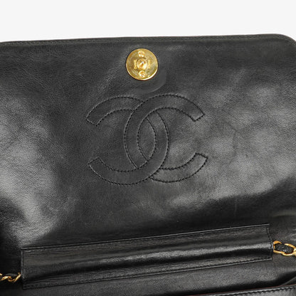 Chanel Classic Full Flap Tasche aus schwarzem gestepptem Lammleder mit 24K vergoldeter Hardware