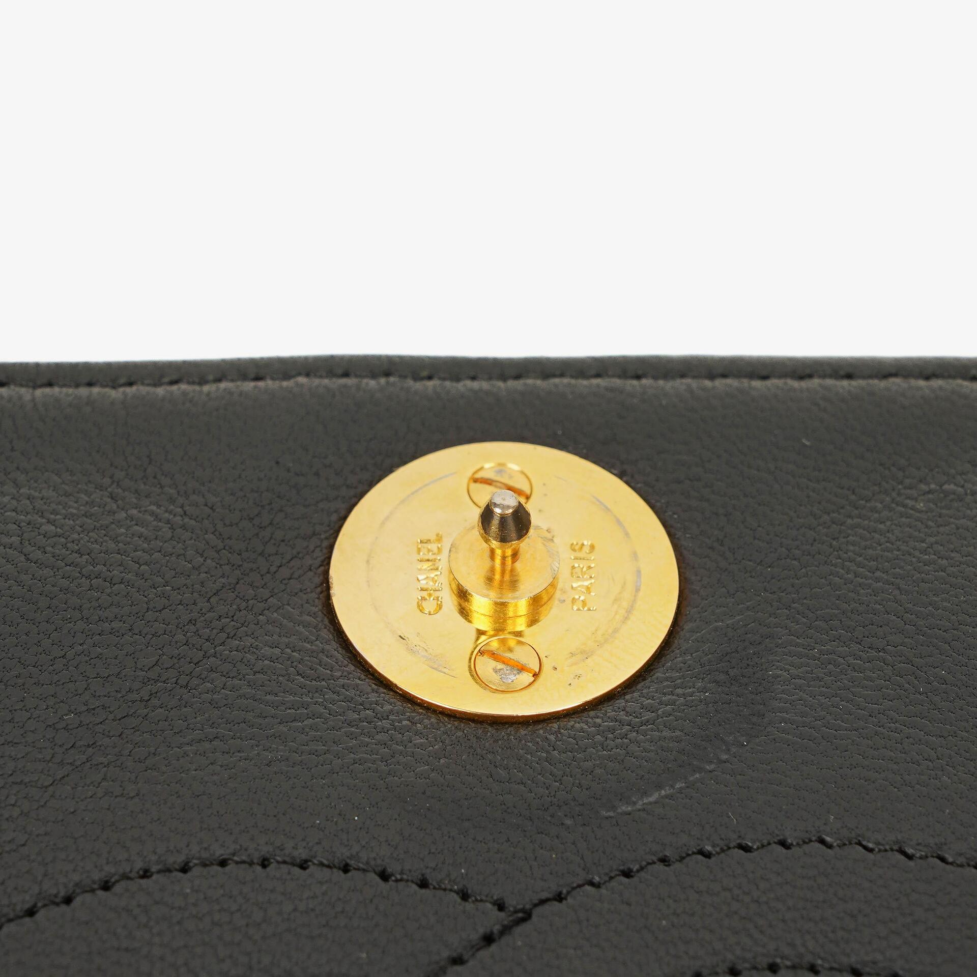Chanel Classic Full Flap Tasche aus schwarzem gestepptem Lammleder mit 24K vergoldeter Hardware