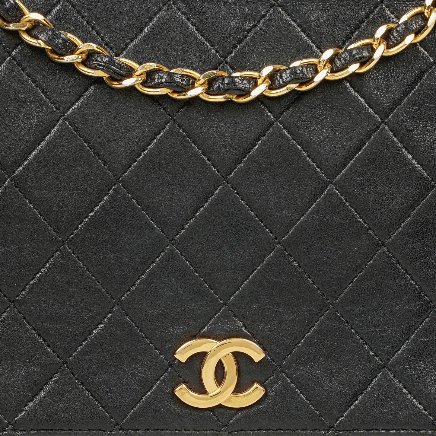 Chanel Classic Full Flap Tasche aus schwarzem gestepptem Lammleder mit 24K vergoldeter Hardware