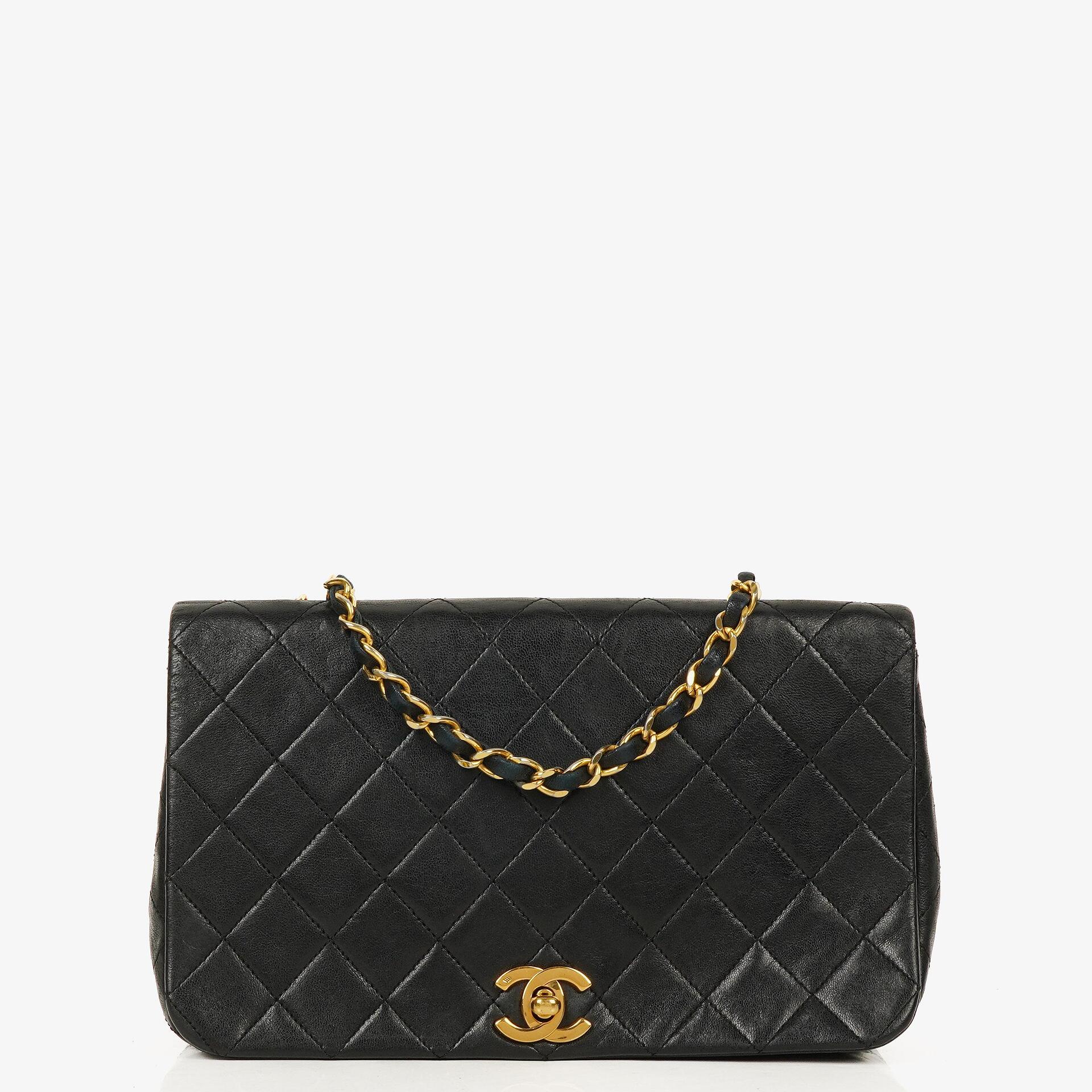 Chanel Classic Full Flap Tasche aus schwarzem gestepptem Lammleder mit 24K vergoldeten Beschlägen