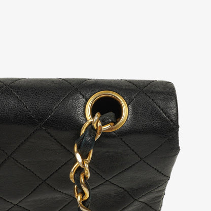 Chanel Classic Full Flap Tasche aus schwarzem gestepptem Lammleder mit 24K vergoldeten Beschlägen