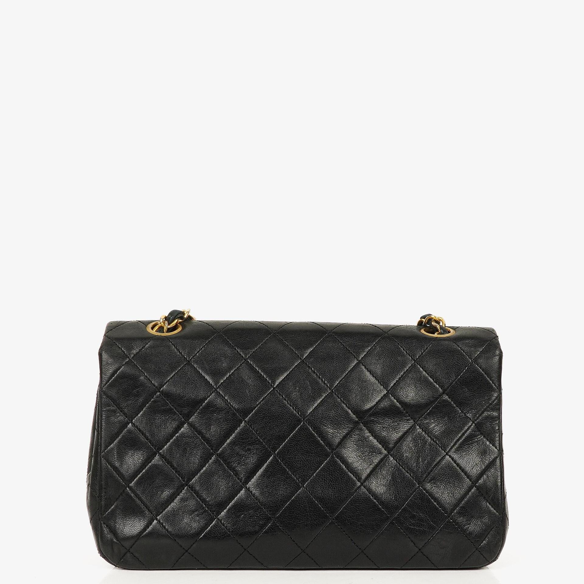 Chanel Classic Full Flap Tasche aus schwarzem gestepptem Lammleder mit 24K vergoldeten Beschlägen