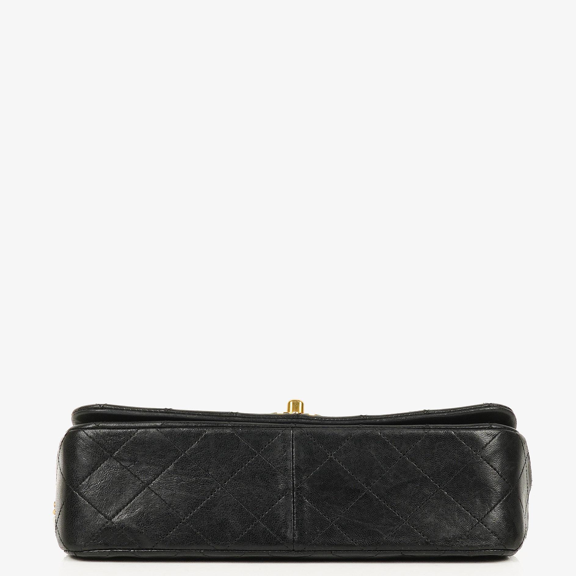 Chanel Classic Full Flap Tasche aus schwarzem gestepptem Lammleder mit 24K vergoldeten Beschlägen