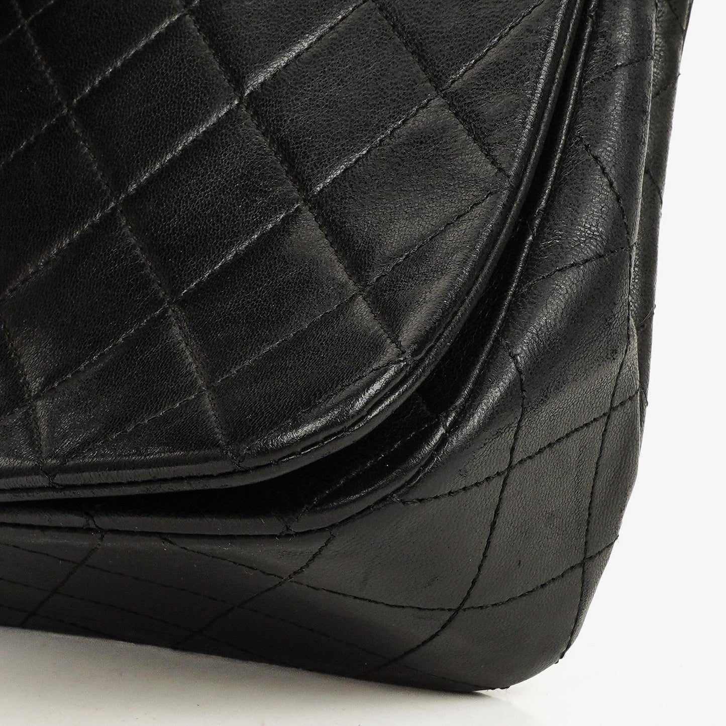 Chanel Classic Full Flap Tasche aus schwarzem gestepptem Lammleder mit 24K vergoldeten Beschlägen