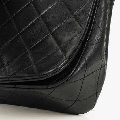 Chanel Classic Full Flap Tasche aus schwarzem gestepptem Lammleder mit 24K vergoldeten Beschlägen