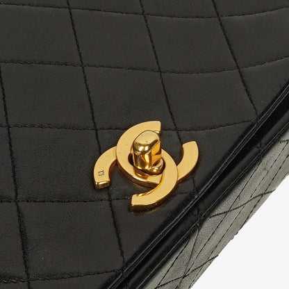 Chanel Classic Full Flap Tasche aus schwarzem gestepptem Lammleder mit 24K vergoldeten Beschlägen