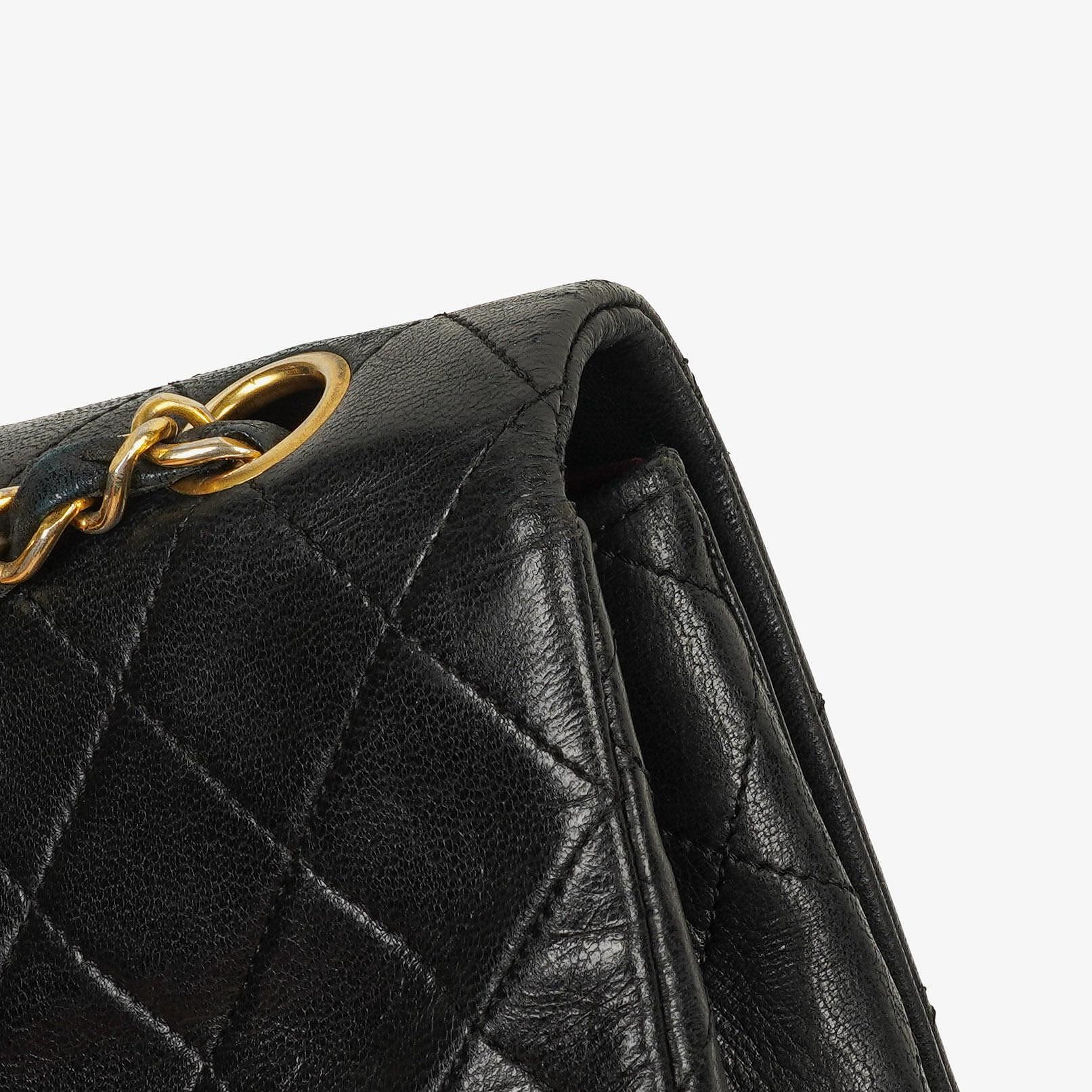 Chanel Classic Full Flap Tasche aus schwarzem gestepptem Lammleder mit 24K vergoldeten Beschlägen