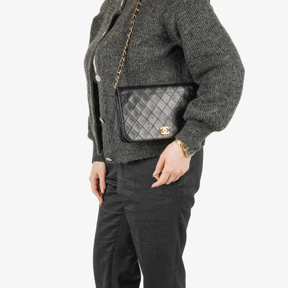 Chanel Classic Full Flap Tasche aus schwarzem gestepptem Lammleder mit 24K vergoldeten Beschlägen