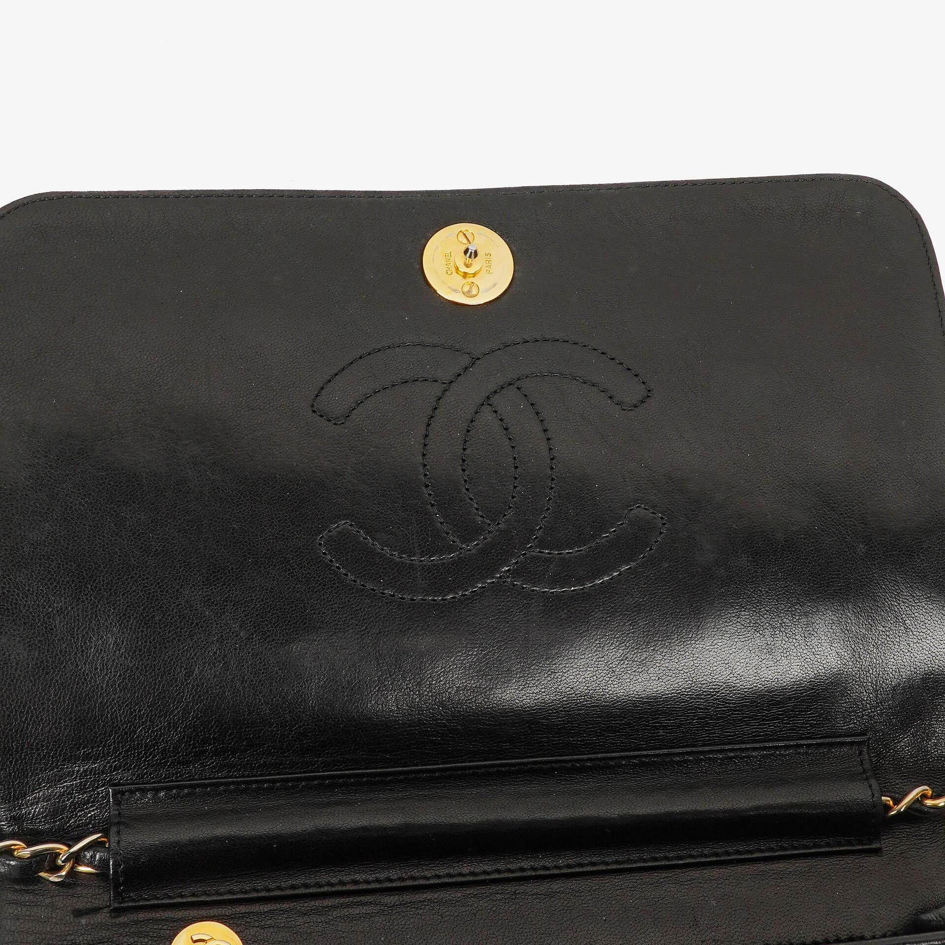 Chanel Classic Full Flap Tasche aus schwarzem gestepptem Lammleder mit 24K vergoldeten Beschlägen