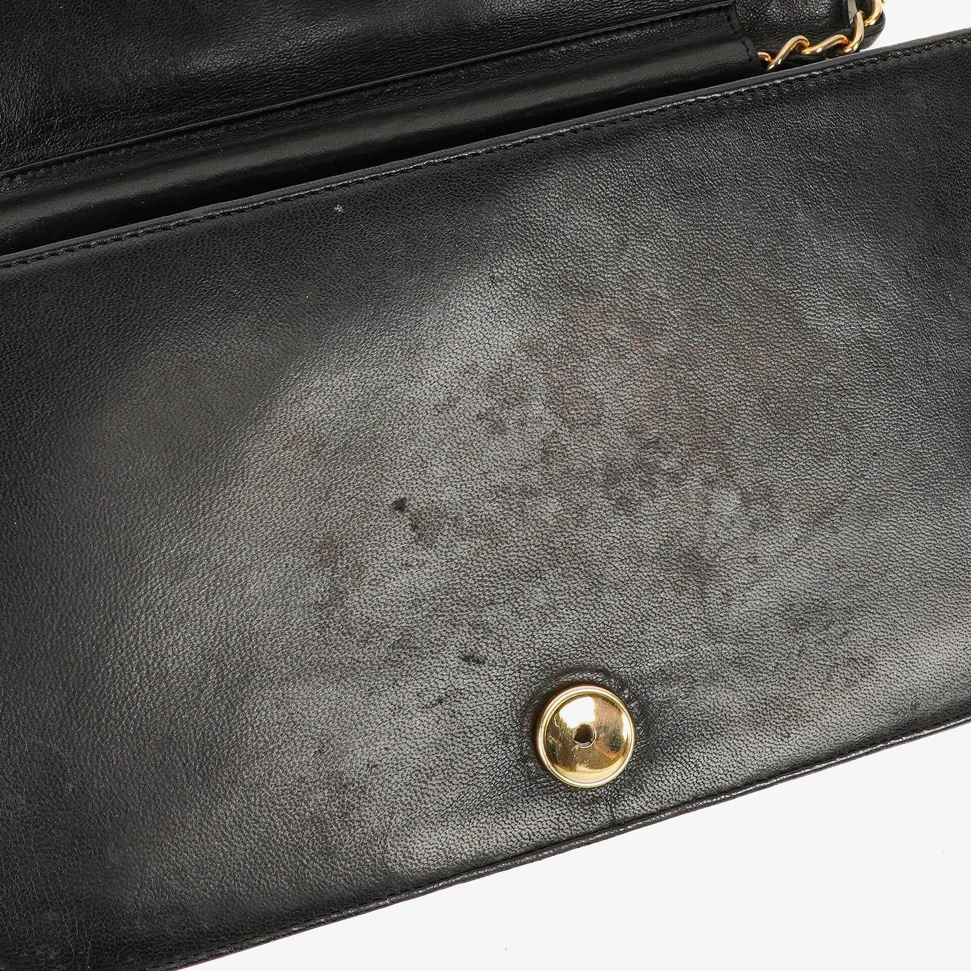 Chanel Classic Full Flap Tasche aus schwarzem gestepptem Lammleder mit 24K vergoldeten Beschlägen