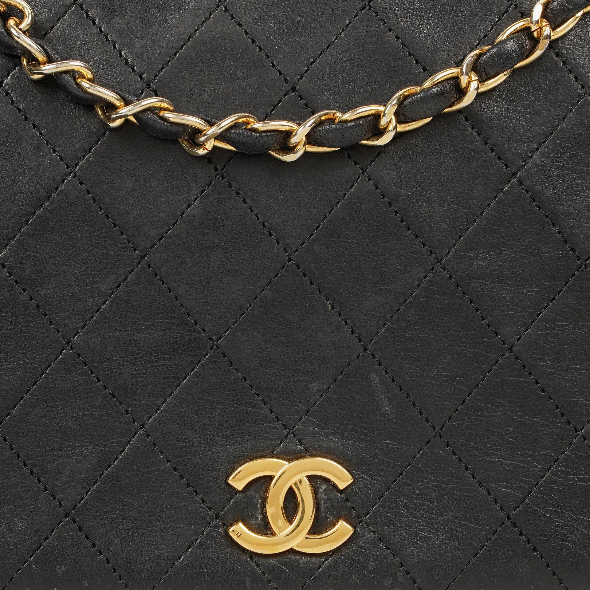 Chanel Classic Full Flap Tasche aus schwarzem gestepptem Lammleder mit 24K vergoldeten Beschlägen