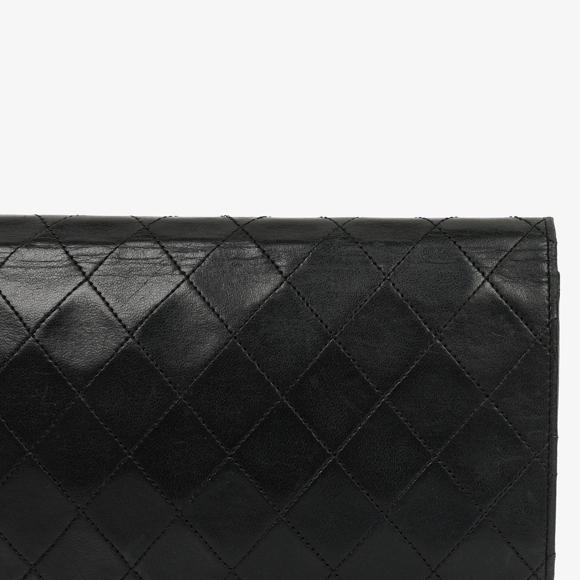 Chanel Classic Full Flap Tasche aus schwarzem gestepptem Lammleder mit 24K vergoldeter Hardware