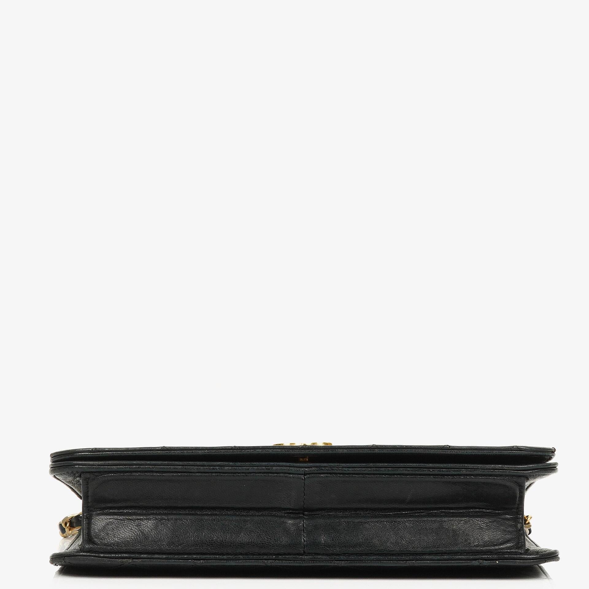 Chanel Classic Full Flap Tasche aus schwarzem gestepptem Lammleder mit 24K vergoldeter Hardware