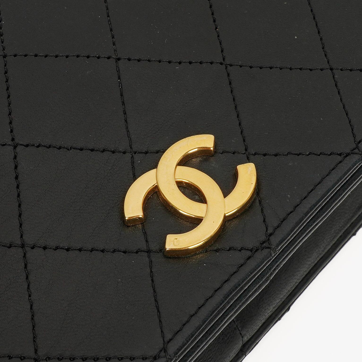 Chanel Classic Full Flap Tasche aus schwarzem gestepptem Lammleder mit 24K vergoldeter Hardware
