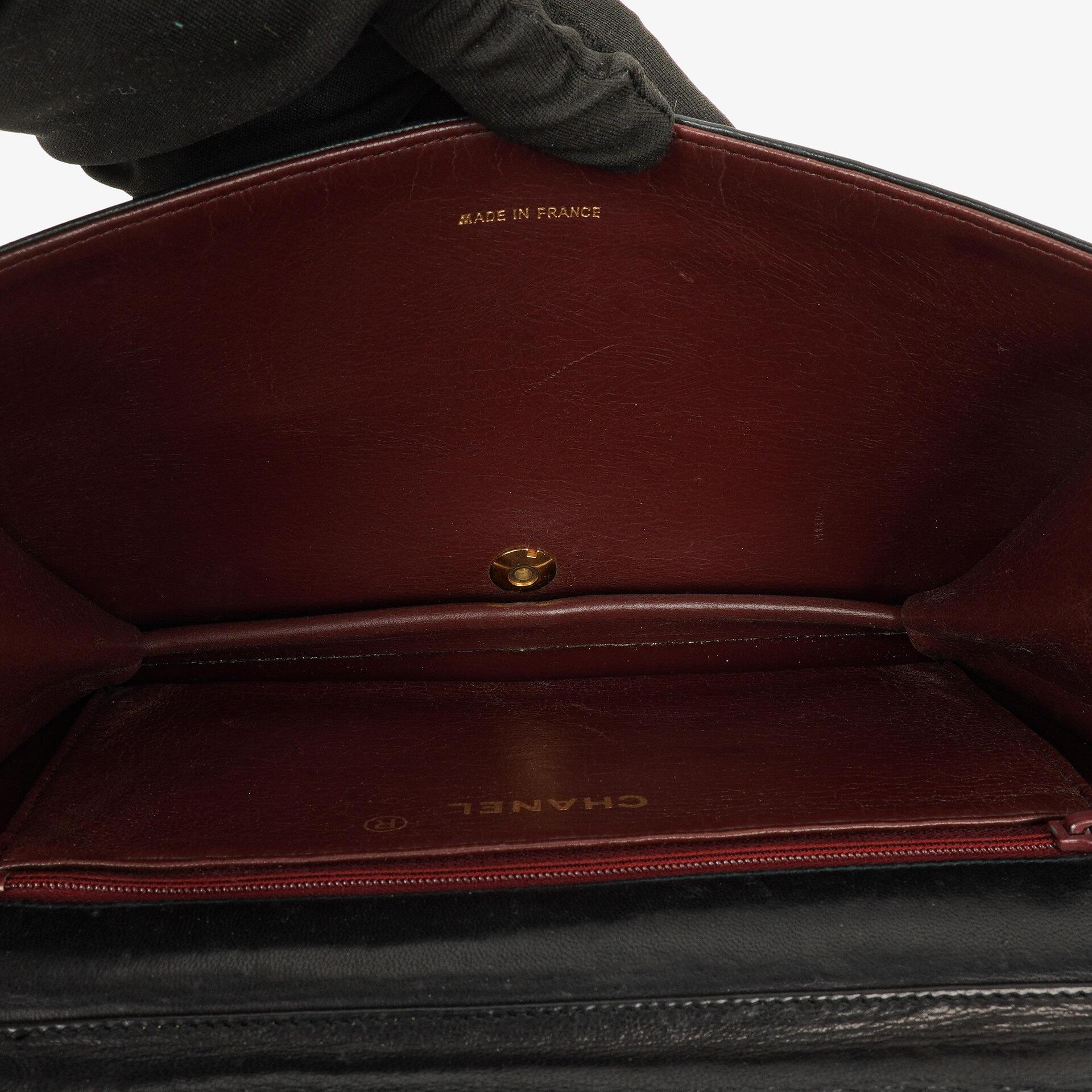 Chanel Classic Full Flap Tasche aus schwarzem gestepptem Lammleder mit 24K vergoldeter Hardware