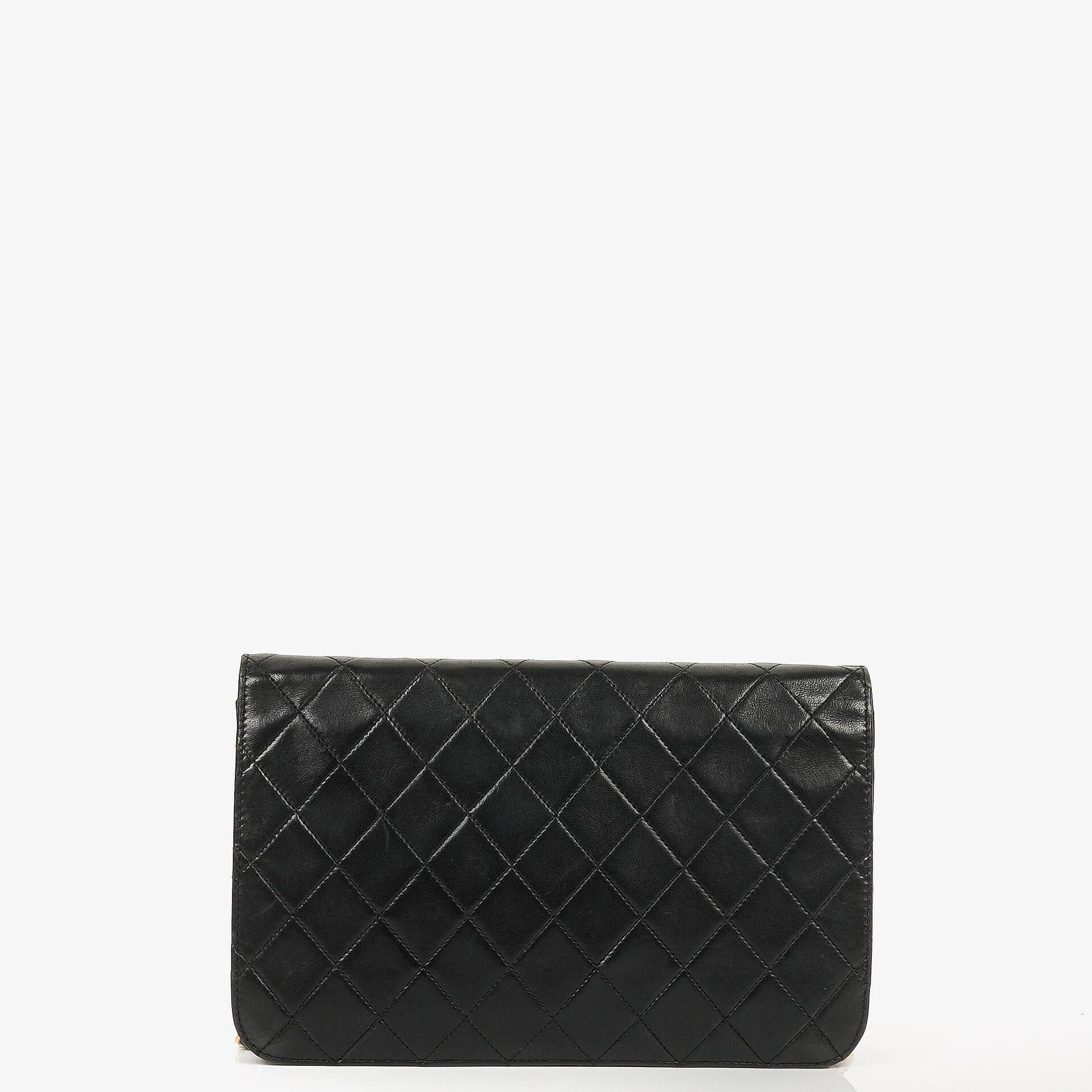 Chanel Classic Full Flap Tasche aus schwarzem gestepptem Lammleder mit 24K vergoldeter Hardware