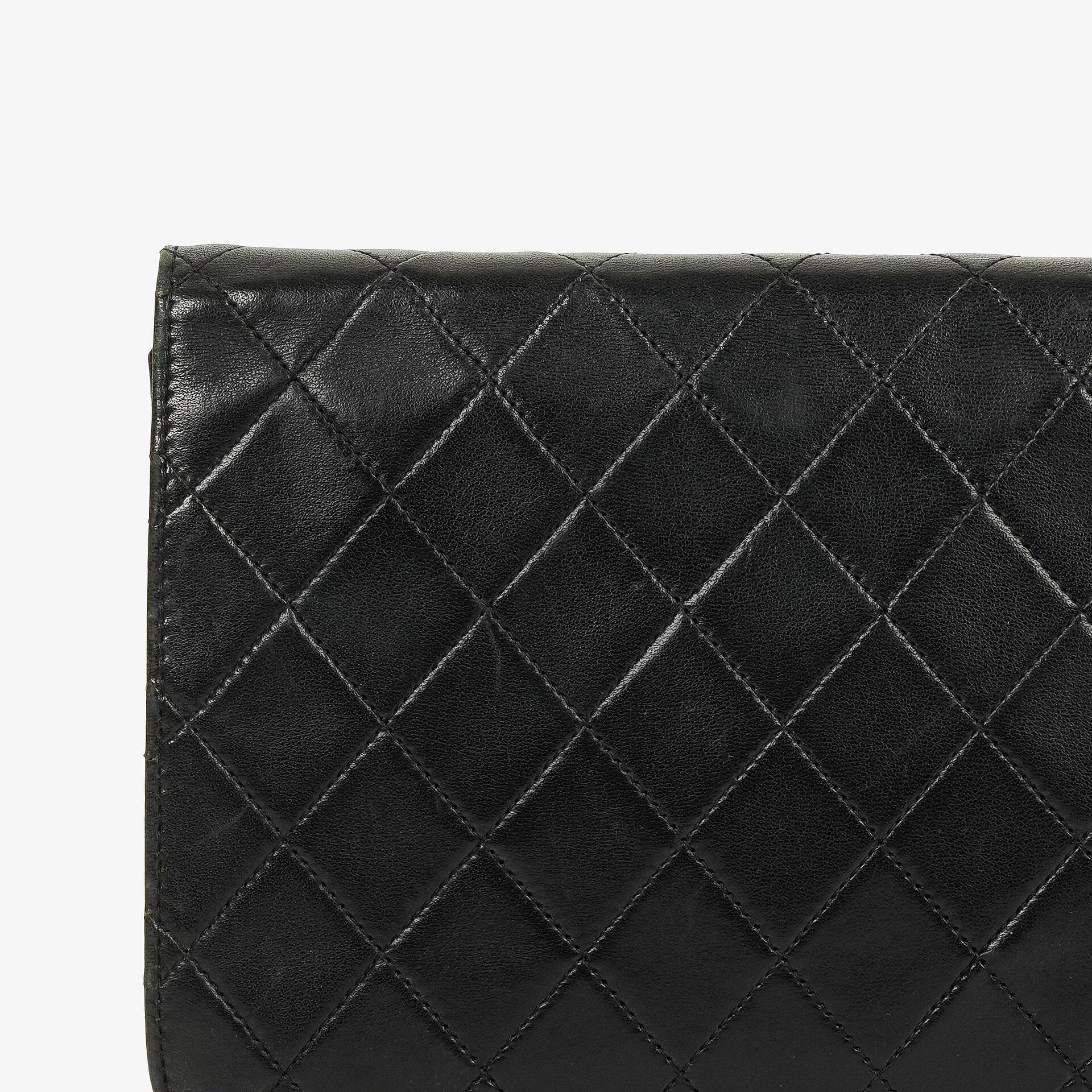 Chanel Classic Full Flap Tasche aus schwarzem gestepptem Lammleder mit 24K vergoldeter Hardware