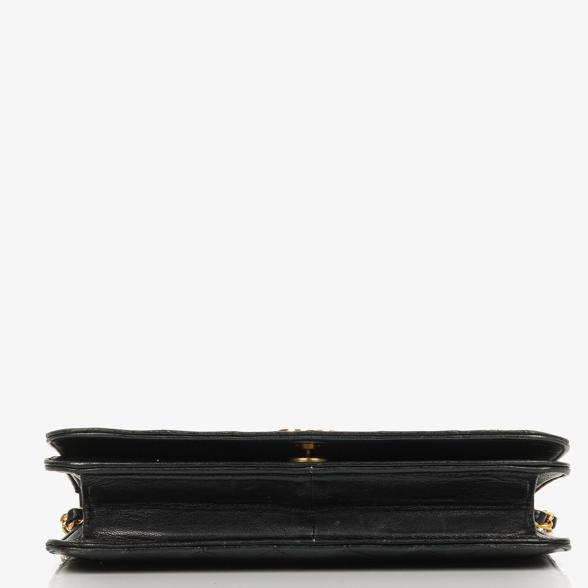 Chanel Classic Full Flap Tasche aus schwarzem gestepptem Lammleder mit 24K vergoldeter Hardware