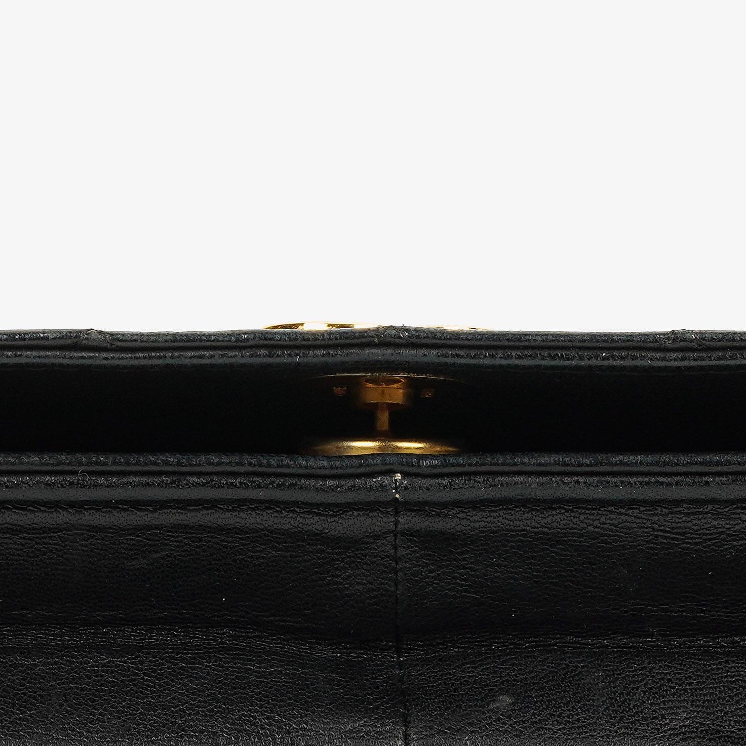 Chanel Classic Full Flap Tasche aus schwarzem gestepptem Lammleder mit 24K vergoldeter Hardware