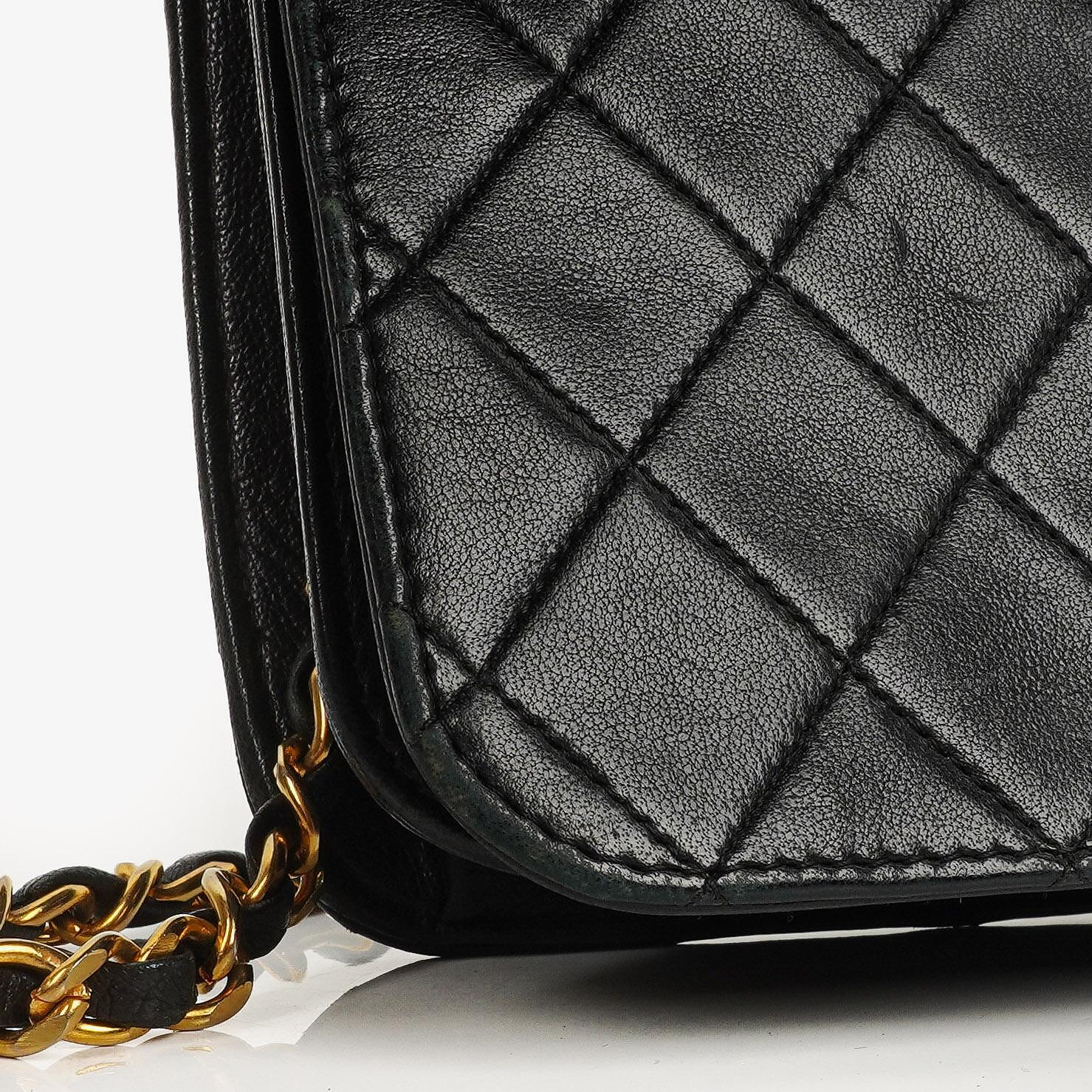 Chanel Classic Full Flap Tasche aus schwarzem gestepptem Lammleder mit 24K vergoldeter Hardware
