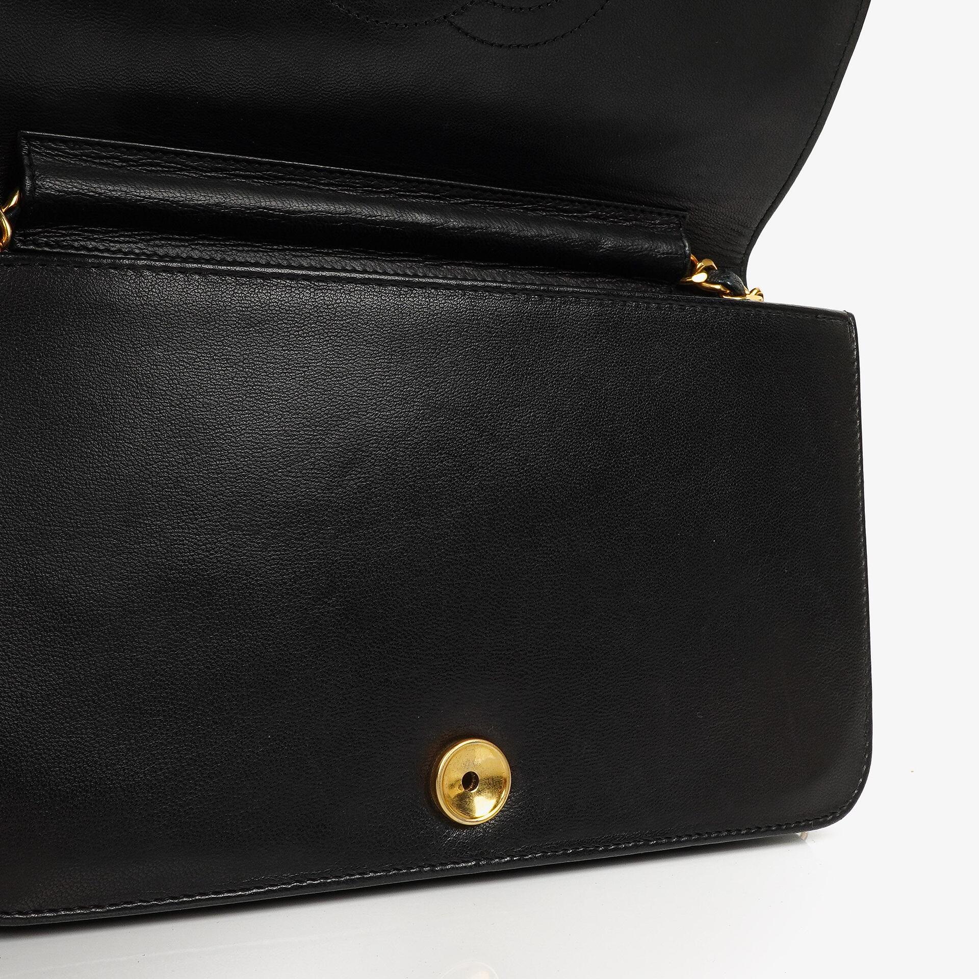 Chanel Classic Full Flap Tasche aus schwarzem gestepptem Lammleder mit 24K vergoldeter Hardware