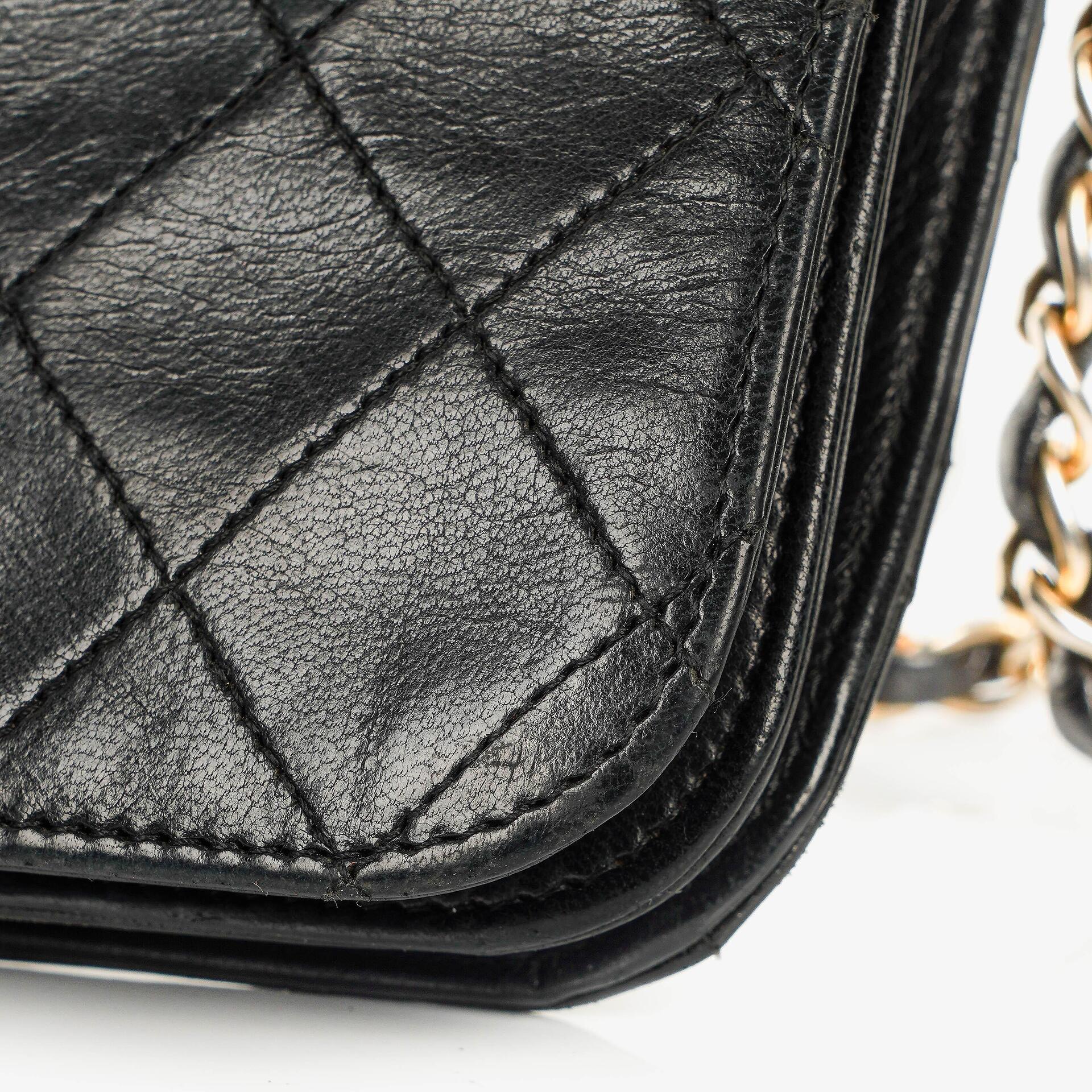 Chanel Classic Vollklappentasche aus schwarzem gestepptem Lammleder mit 24K vergoldeten Beschlägen