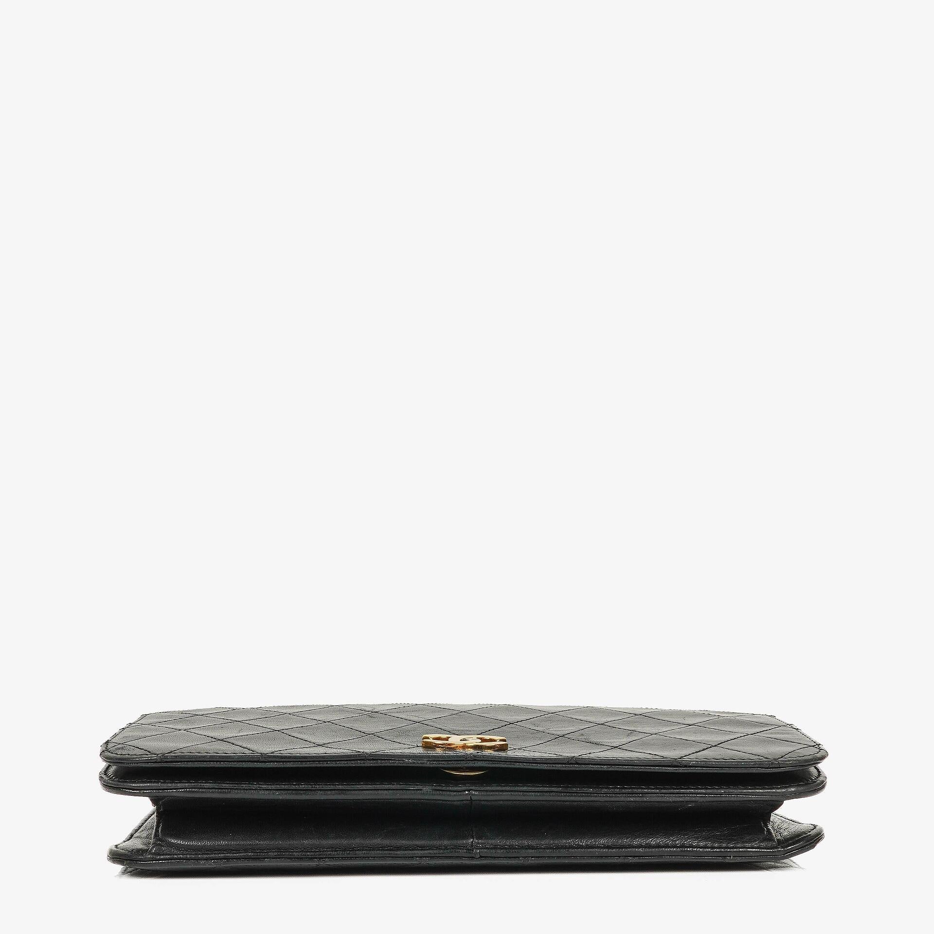 Chanel Classic Vollklappentasche aus schwarzem gestepptem Lammleder mit 24K vergoldeten Beschlägen