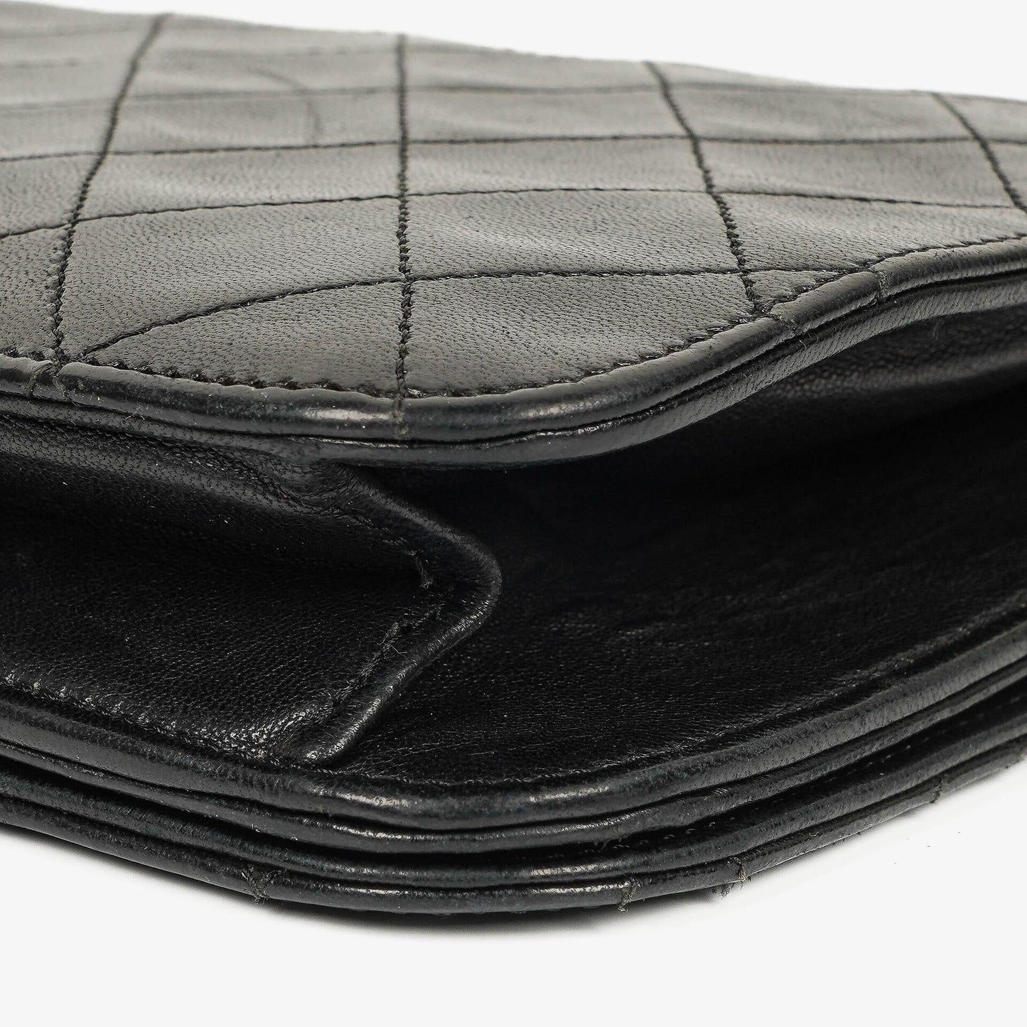 Chanel Classic Vollklappentasche aus schwarzem gestepptem Lammleder mit 24K vergoldeten Beschlägen