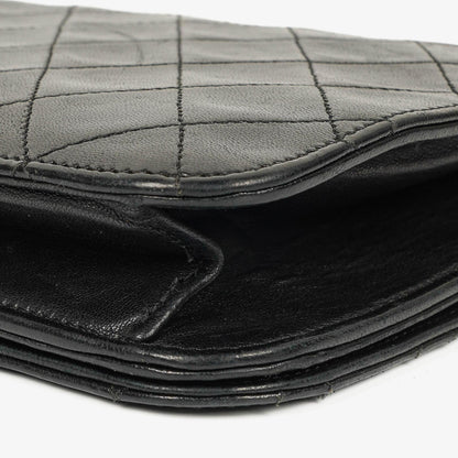 Chanel Classic Vollklappentasche aus schwarzem gestepptem Lammleder mit 24K vergoldeten Beschlägen