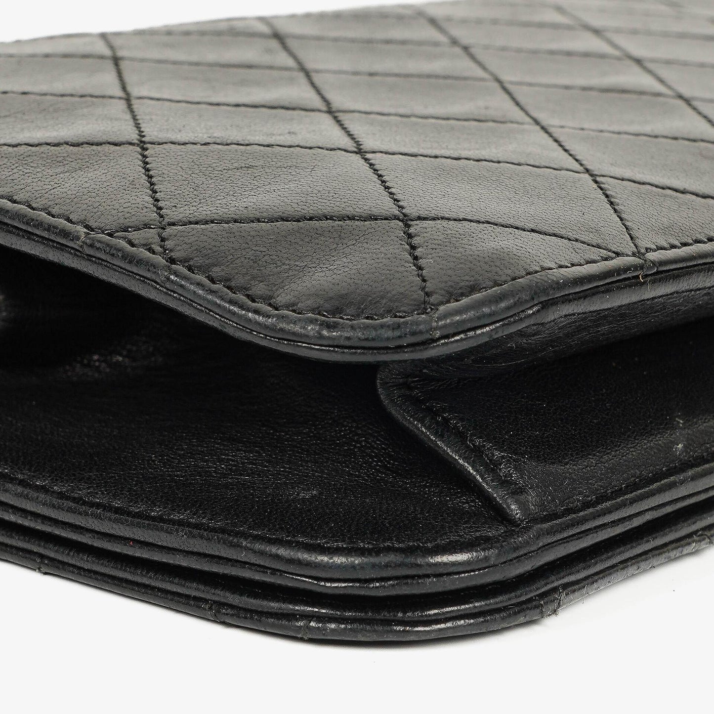 Chanel Classic Vollklappentasche aus schwarzem gestepptem Lammleder mit 24K vergoldeten Beschlägen