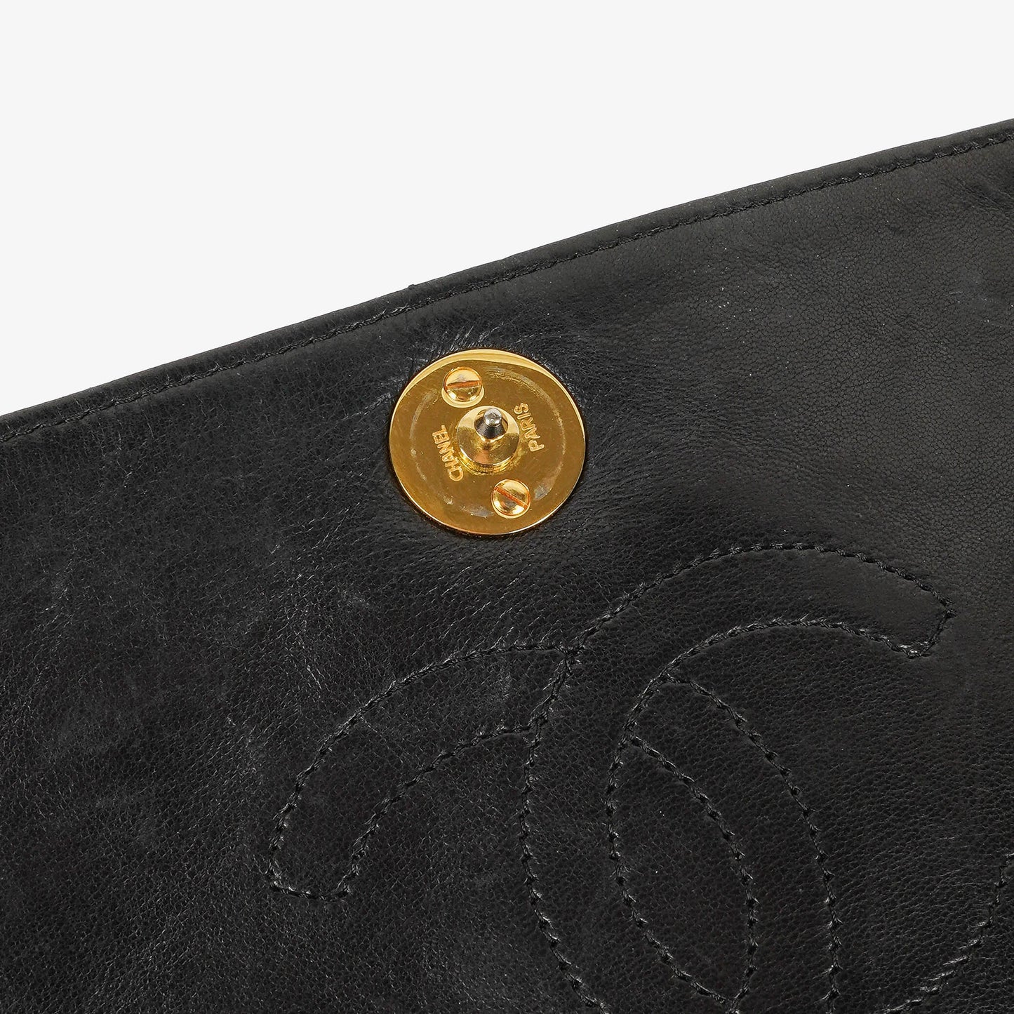 Chanel Classic Vollklappentasche aus schwarzem gestepptem Lammleder mit 24K vergoldeten Beschlägen