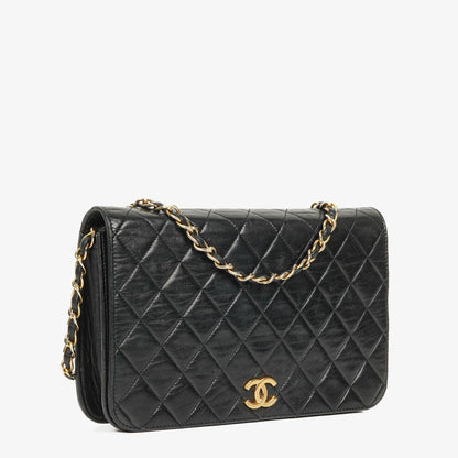 Chanel Classic Vollklappentasche aus schwarzem gestepptem Lammleder mit 24K vergoldeten Beschlägen