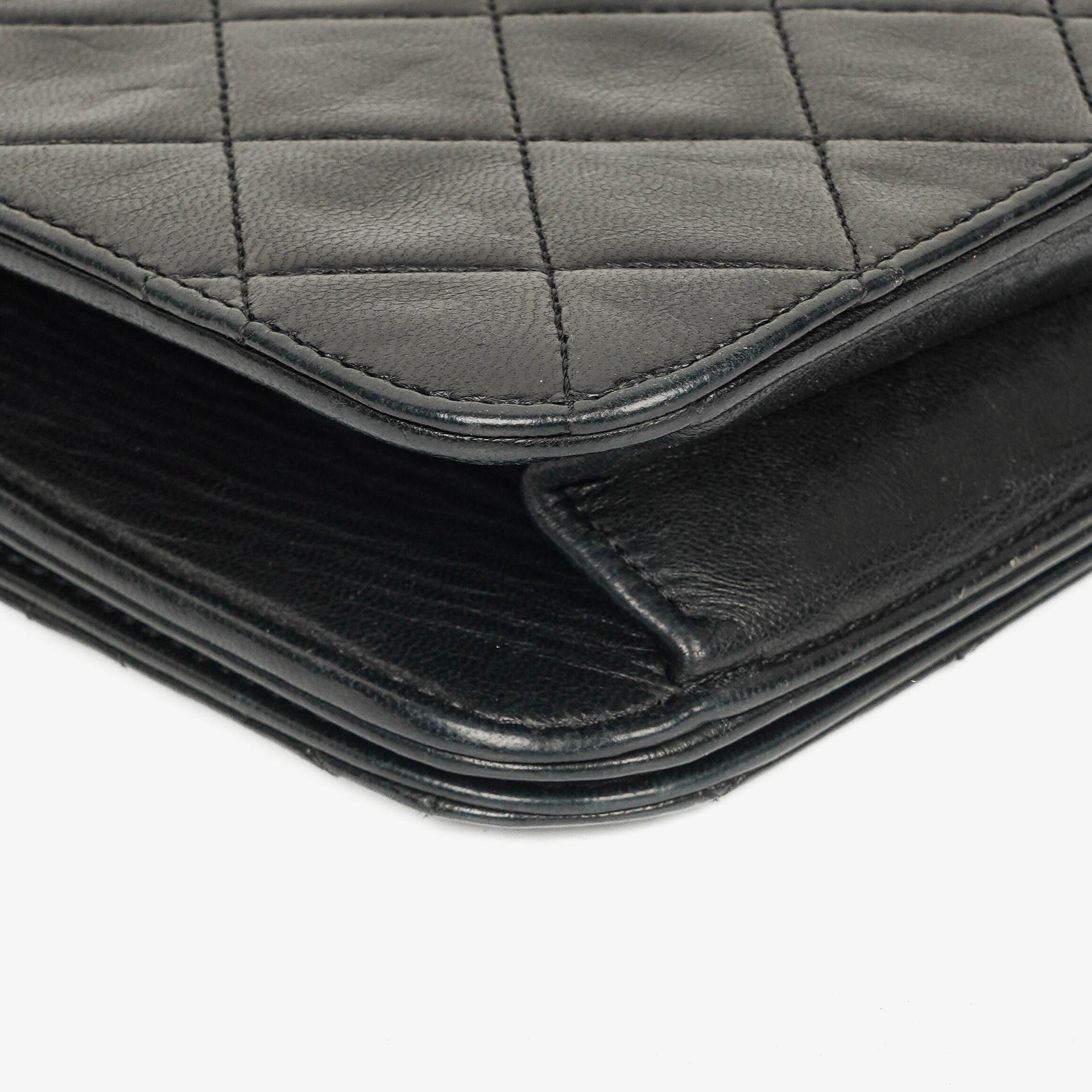 Chanel Classic Vollklappentasche aus schwarzem gestepptem Lammleder mit 24K vergoldeten Beschlägen