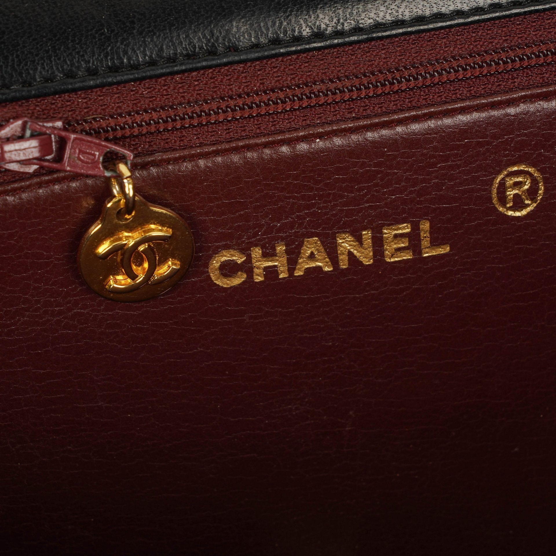 Chanel Classic Full Flap Tasche aus schwarzem gestepptem Lammleder mit 24K vergoldeter Hardware