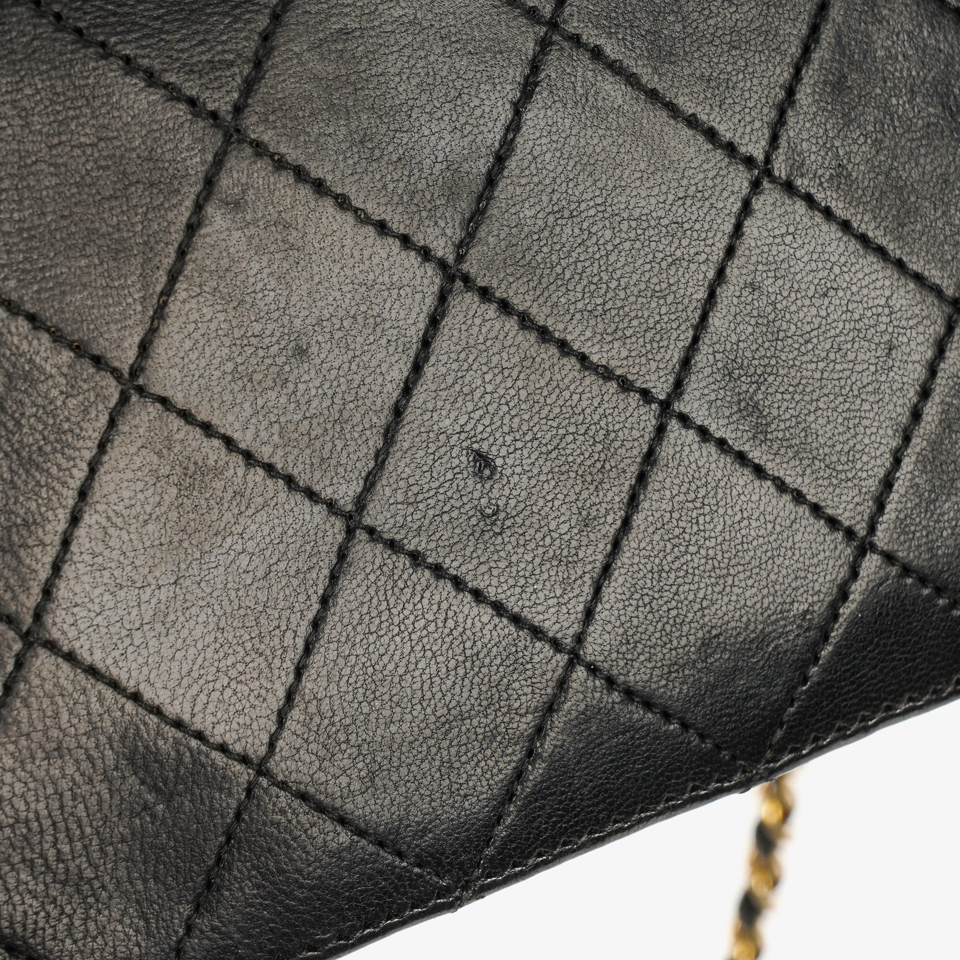 Chanel Classic Full Flap Tasche aus schwarzem gestepptem Lammleder mit 24K vergoldeter Hardware