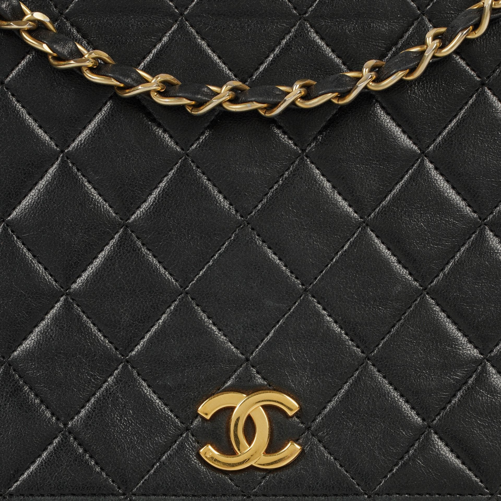 Chanel Classic Full Flap Bag aus schwarzem gestepptem Lammleder mit 24K vergoldeter Hardware