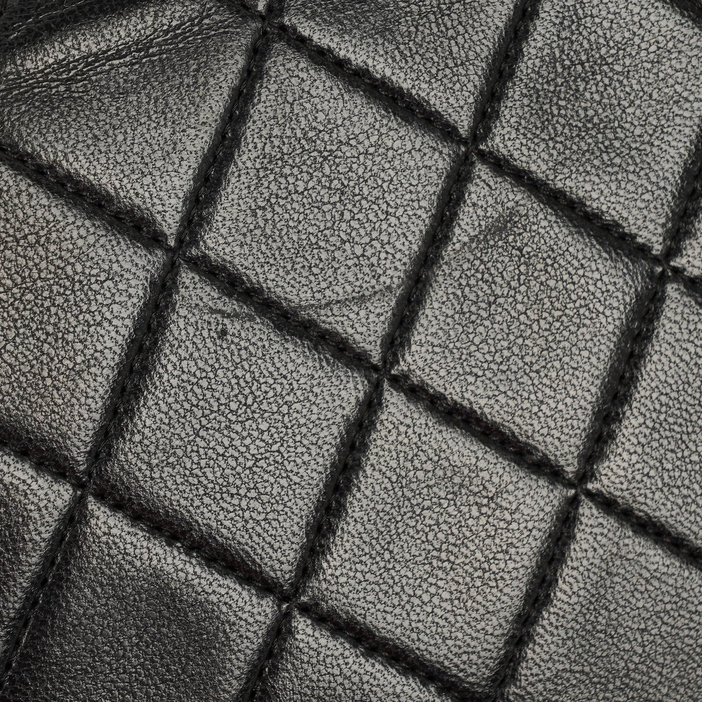 Chanel Classic Full Flap Bag aus schwarzem gestepptem Lammleder mit 24K vergoldeter Hardware