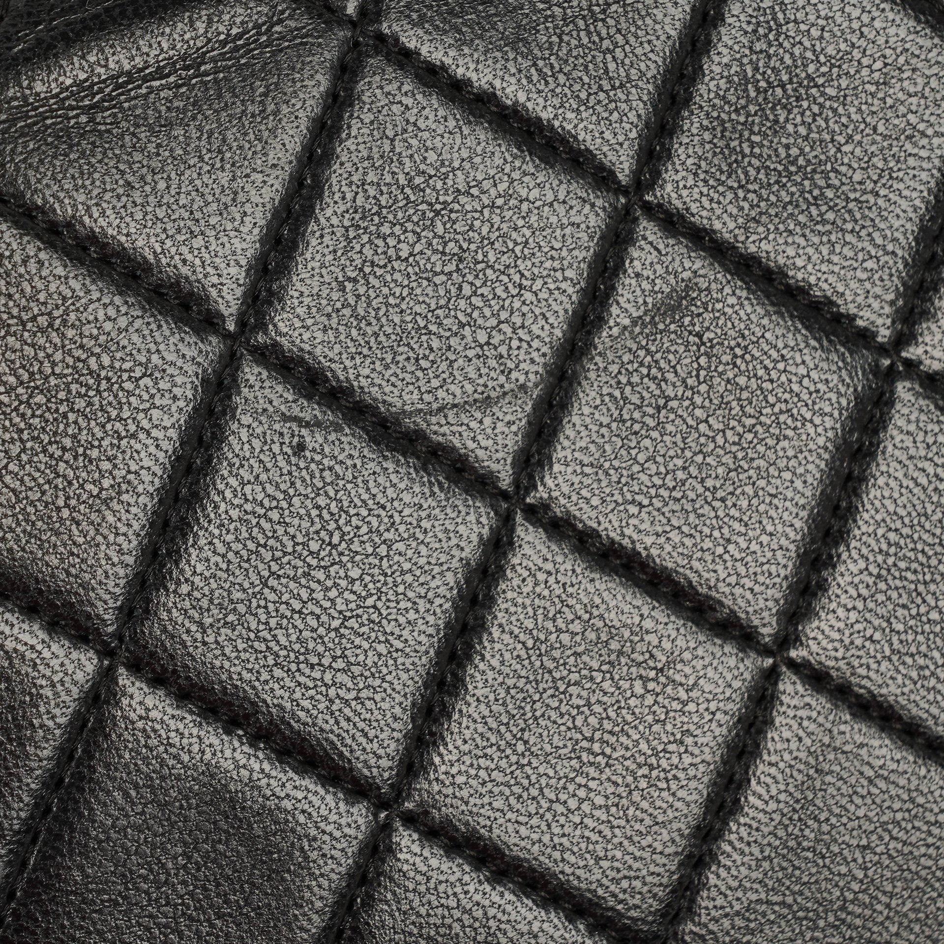 Chanel Classic Full Flap Bag aus schwarzem gestepptem Lammleder mit 24K vergoldeter Hardware